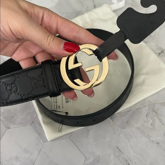 $1,185 New Authentic GUCCI Belt GG LOGO 80-32 Black  display picture 2